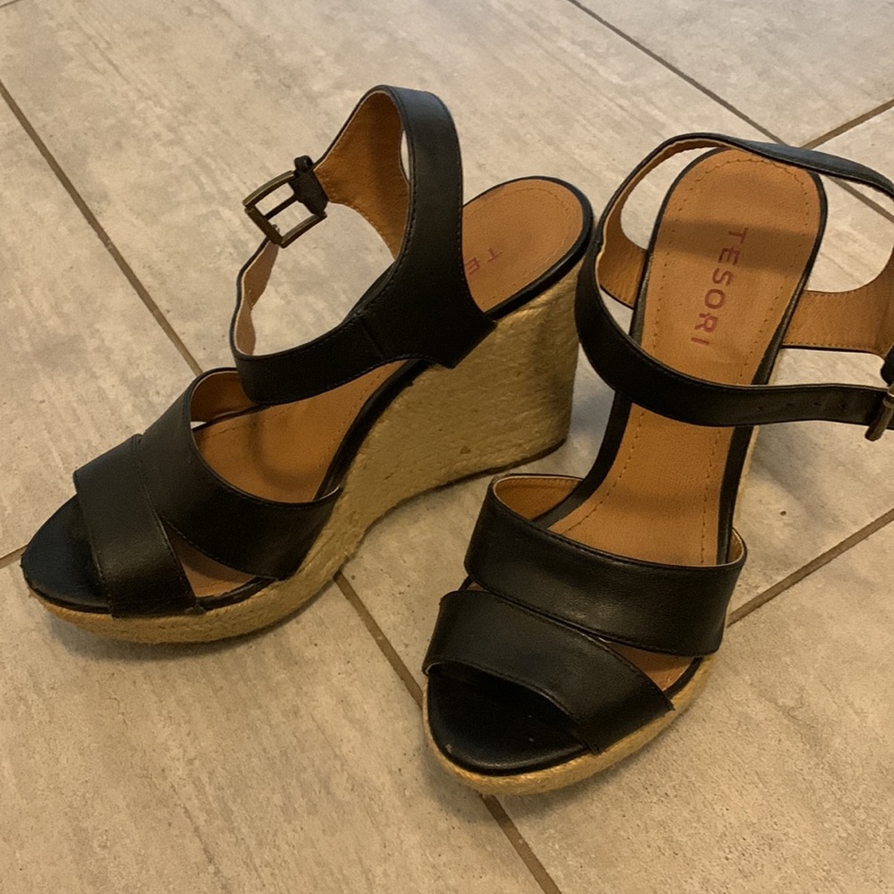 Wonenss Black Wedge heals 7 tesori